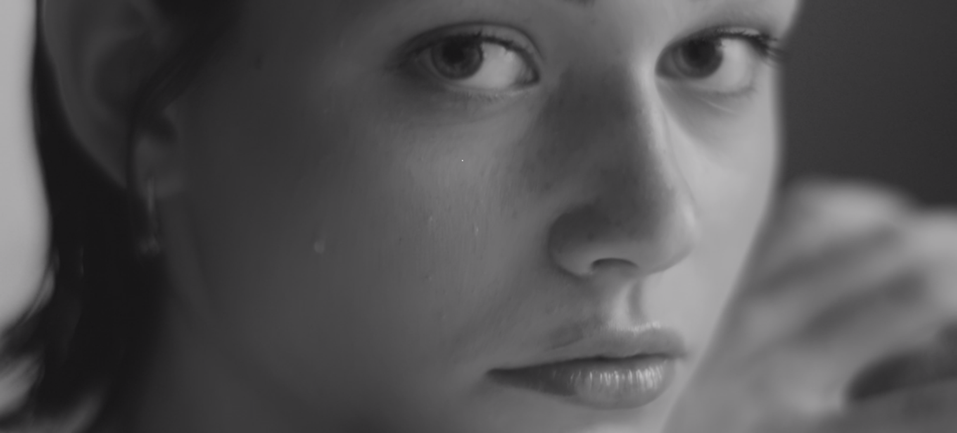 The Science of Hydration: Why Hyaluronic Acid is the "Moisture Magnet" Skin Needs