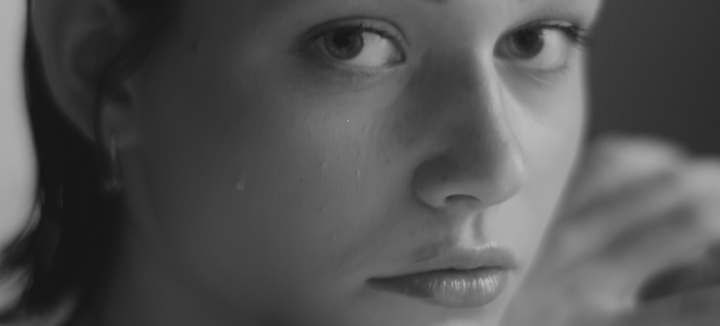 The Science of Hydration: Why Hyaluronic Acid is the "Moisture Magnet" Skin Needs